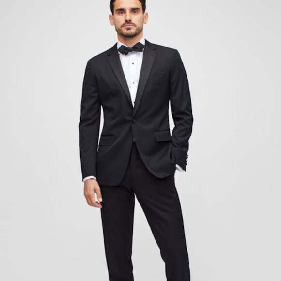 Capstone Italian Tuxedo Jacket 38S in Black Notch Lapel and Slim